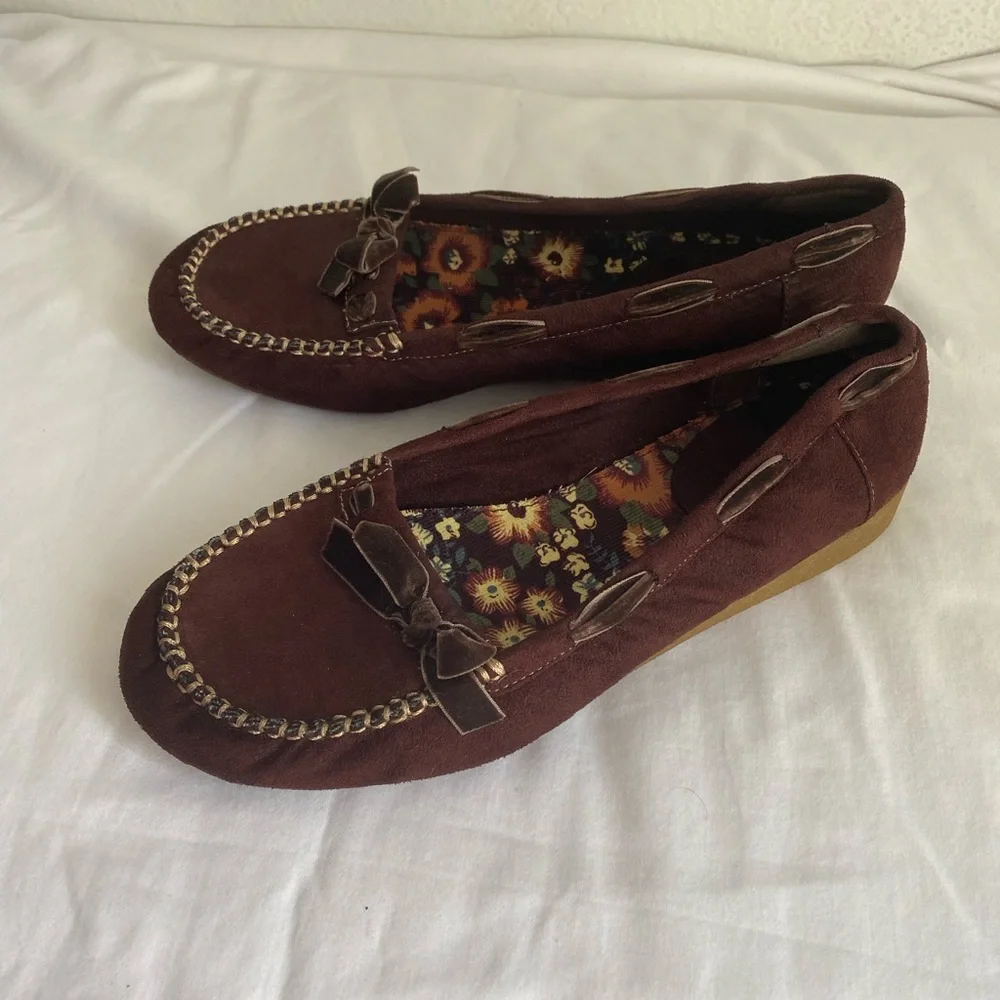 LOWER EAST SIDE Women Leather Moccasin Slip On Shoes 9.5 Red Wine Canoe Loafers